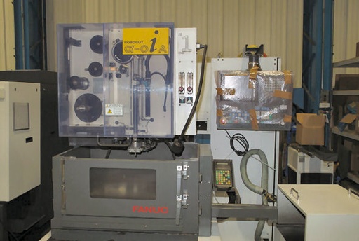 FANUC ALPHA 0IA, FANUC 18I,12.6 X,8.7 Y,7.1 Z,AWT,30 DEG TAPER, 2000