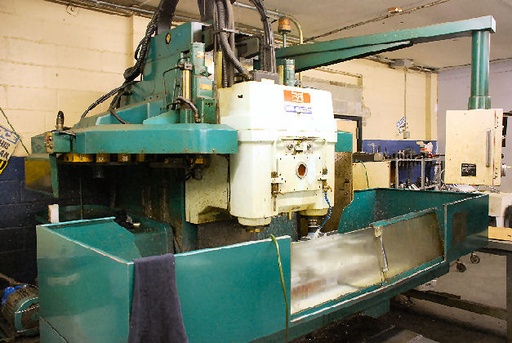 41 X, 20 Y, 22 Z,MATSUURA TWIN MASTER 2,2 SPINDLES,2 ATC,FANUC 6MB, 1982
