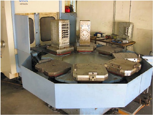 24.5 X, 22.05 Y, 22.05 Z, OKK HM 500,Full 4th axis,thru sp clnt,8 plts, 2001