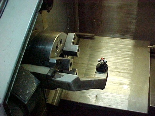 HYUNDAI 18S,SIEMENS 840,8 Chk,17.32 swing,25 cc,3600 rpm,8 tool turret,2001