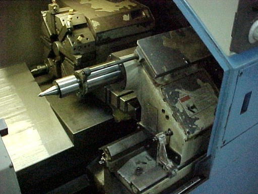 HYUNDAI 18S,SIEMENS 840,8 Chk,17.32 swing,25 cc,3600 rpm,8 tool turret,2001