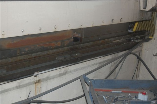 90 Ton CINCINNATI 90 TON, LIGHT CURTAINS, 3 STROKE