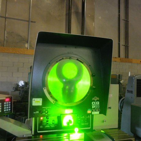 14 OGP MODEL XL-14S- SURFACE ILLUM.,8 X 32 TABLE,12 X,9 Y,DRO,10X,20X,50X