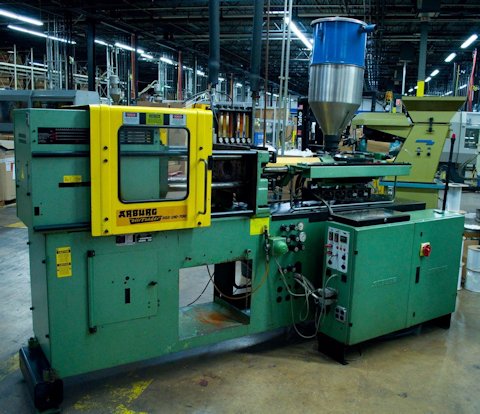 77 Ton, 6.5 Oz., ARBURG MODEL 305-210-700,CLAMP STYLE,12 X 17 PLATEN, 1984