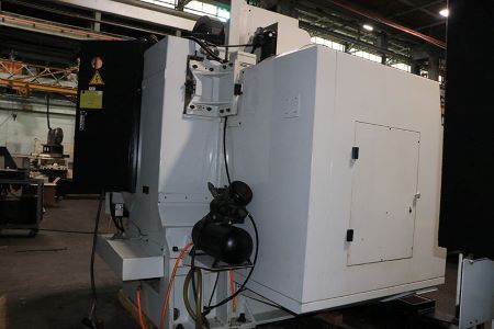 40 X, 18 Y, 18 Z, HURCO VM2,8000 RPM,20 HP, 16 ATC,HURCO MAX CNC, 2005